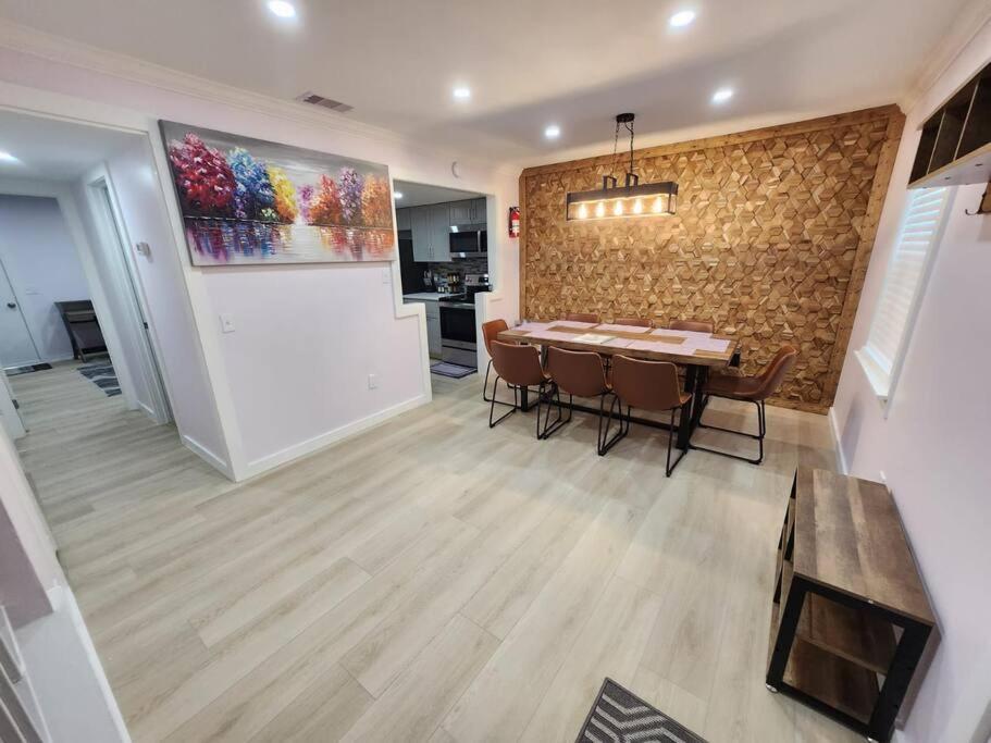 Modern Island Serenity!-Pet-Friendly Villa ฮิลตันเฮดไอส์แลนด์ ภายนอก รูปภาพ