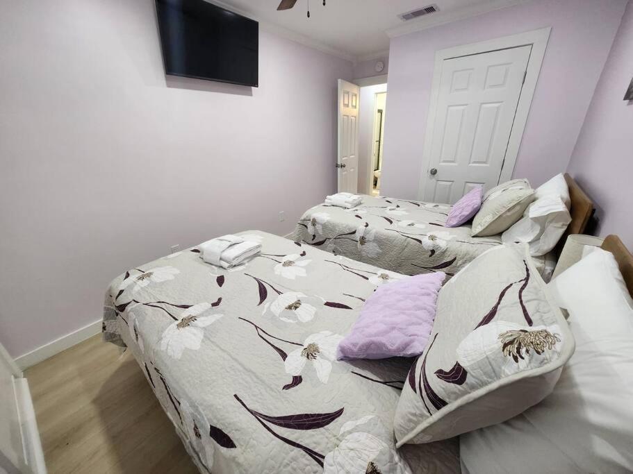 Modern Island Serenity!-Pet-Friendly Villa ฮิลตันเฮดไอส์แลนด์ ภายนอก รูปภาพ